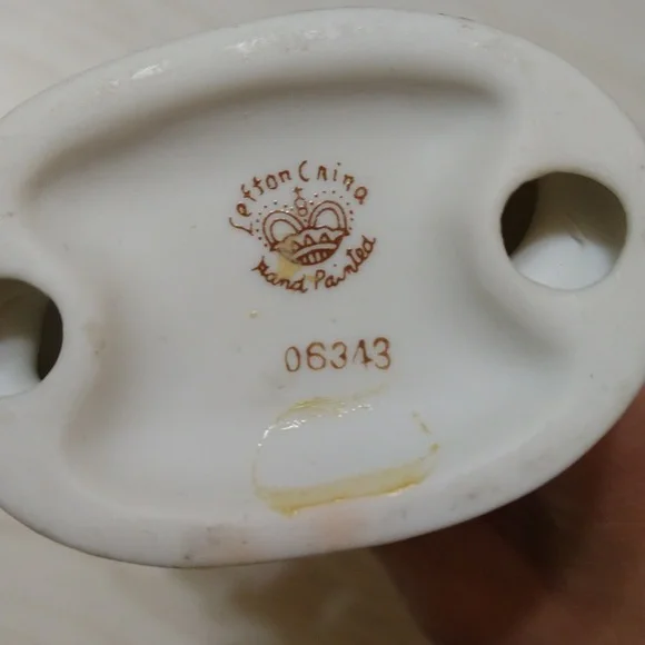 Vintage Lefton Young Boy Flying Kite "March" Figurine - Picture 3 of 3